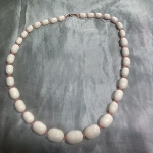 Vintage NECKLACE WHITE WITH PINK